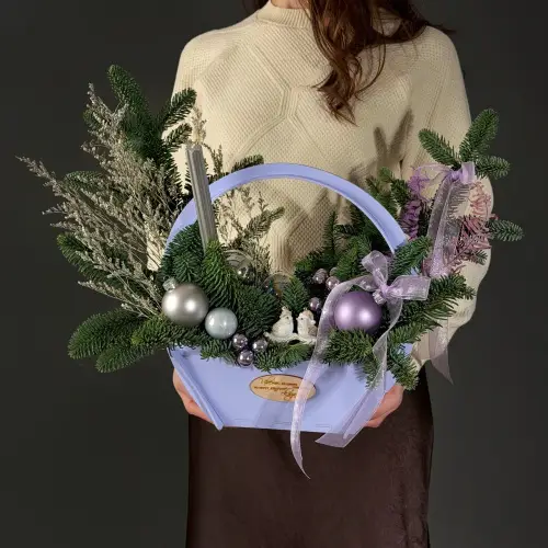 Зимняя композиция " Птичка на ветке" 