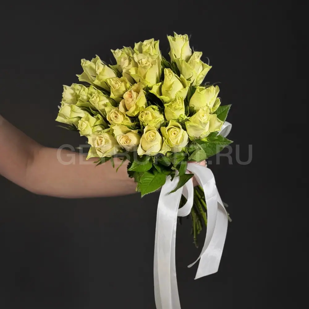 62924 Букет из 25 белых кенийских роз