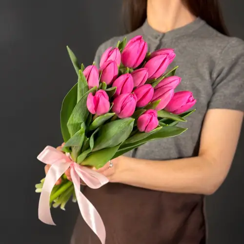 Букет из 15 розовых тюльпанов