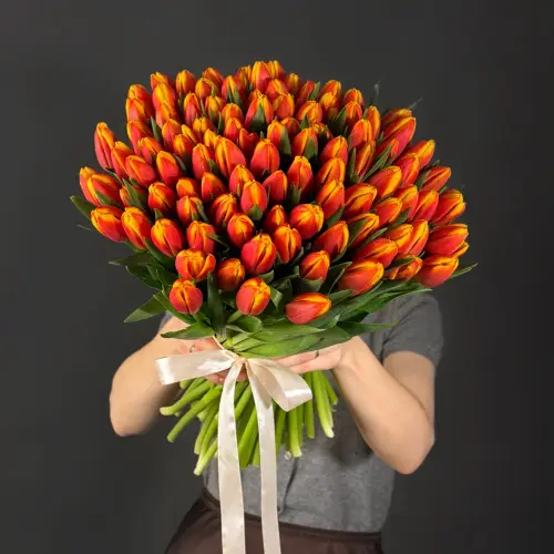 Букет из 101 оранжевого тюльпана