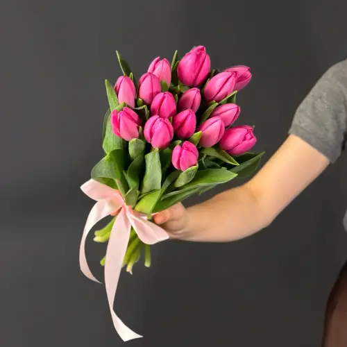 Букет из 15 розовых тюльпанов
