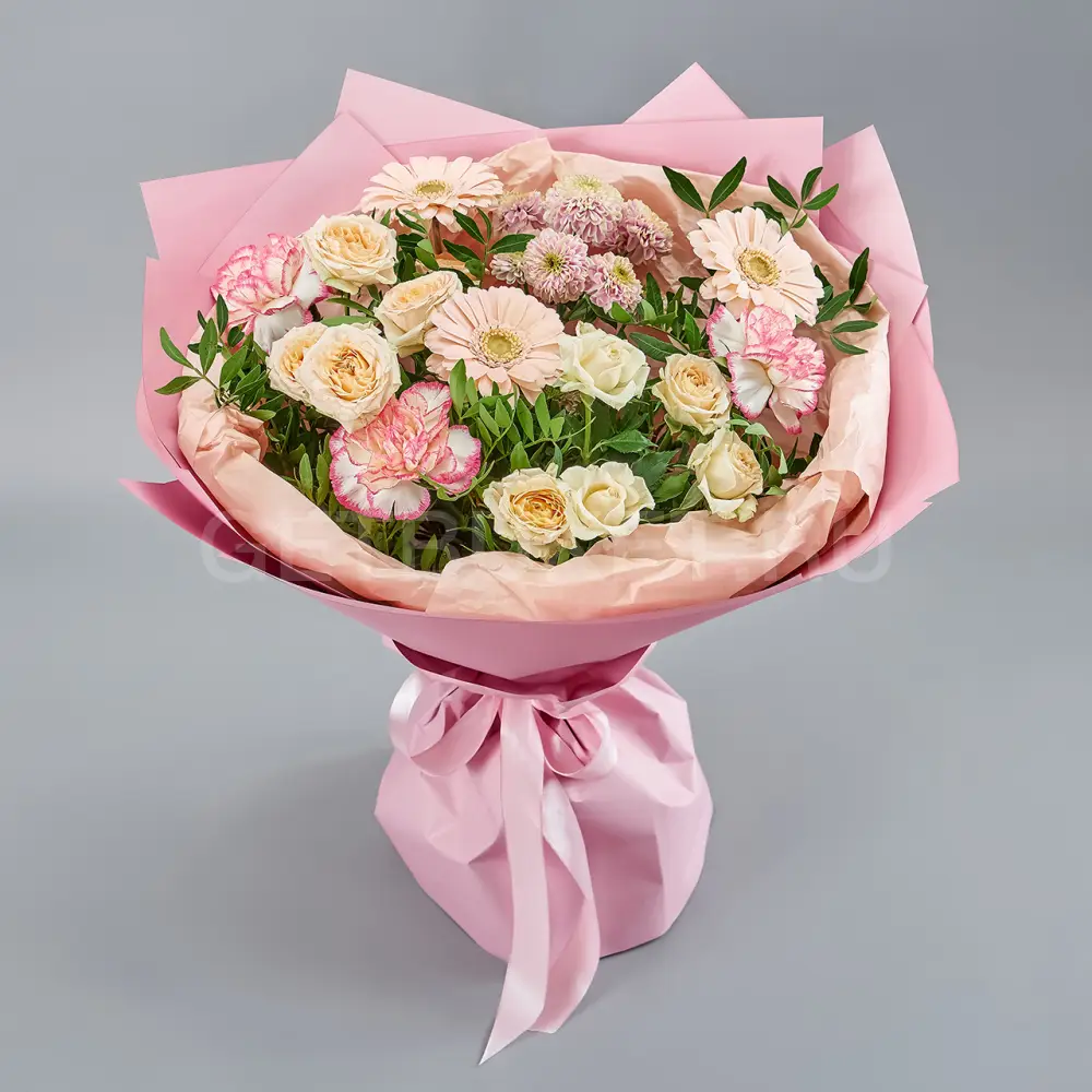 216818 Букет кустовых роз, гвоздик и хризантем 