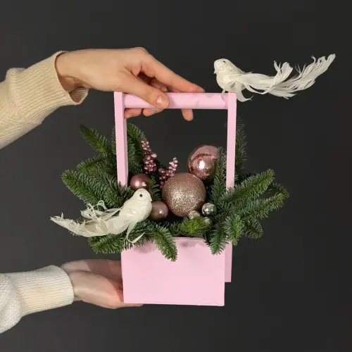 Зимняя композиция "Нежная птичка" 