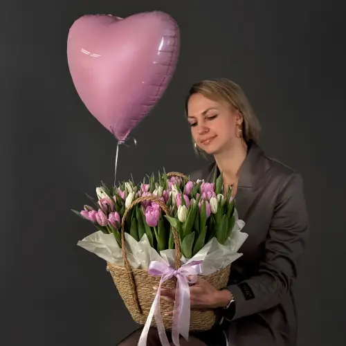 Корзина тюльпанов