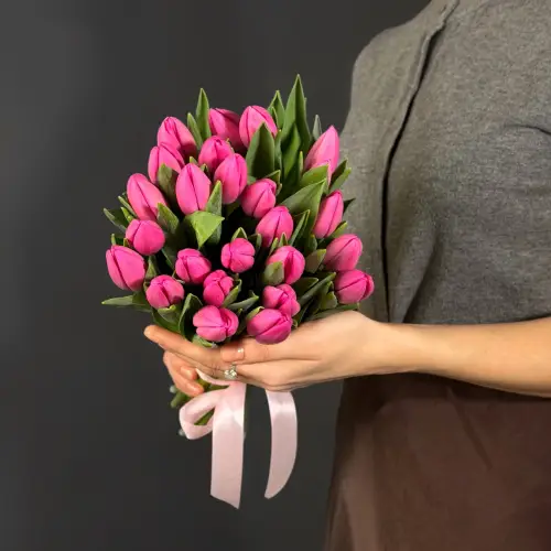 Букет из 25 розовых тюльпанов