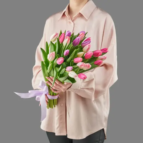 Букет из 25 нежно-цветных тюльпанов